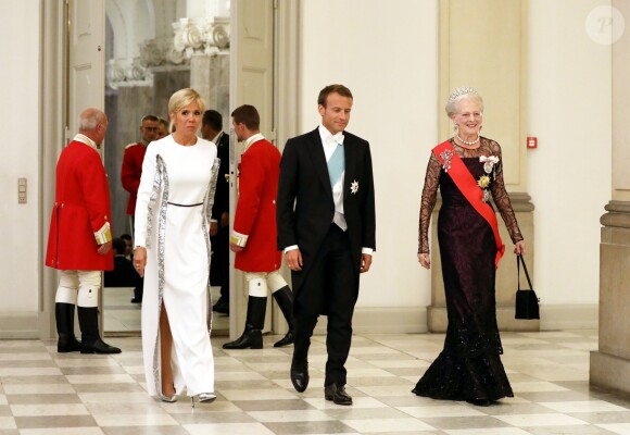 La reine Margrethe II de Danemark, le président de la République française Emmanuel Macron et sa femme la Première Dame Brigitte Macron (Trogneux) - Arrivées au dîner d'Etat donné au château de Christiansborg en l'honneur de la visite du président de la République française et sa femme la Première Dame à Copenhague, Danemark, le 29 août 2018. © Dominique Jacovides/Bestimage