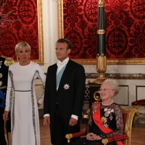 Le prince Frederik de Danemark, la première dame Brigitte Macron, le président emmanuel Macron, S.M la reine Margrethe II de Danemark - Cérémonie de présentation des convives avant le dîner d'état donné en l'honneur de la visite du président Emmanuel Macron et de sa femme Brigitte au palais de Christiansborg à Copenhague le 28 août 2018. © Ludovic Marin / Pool / Bestimage