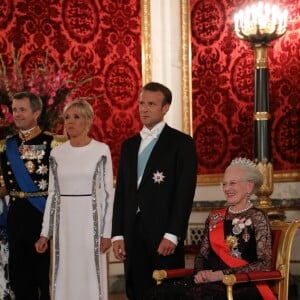 Le prince Frederik de Danemark, la première dame Brigitte Macron, le président emmanuel Macron, S.M la reine Margrethe II de Danemark - Cérémonie de présentation des convives avant le dîner d'état donné en l'honneur de la visite du président Emmanuel Macron et de sa femme Brigitte au palais de Christiansborg à Copenhague le 28 août 2018. © Ludovic Marin / Pool / Bestimage