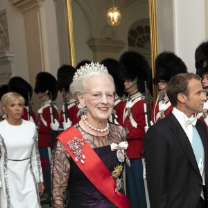 Le président de la République française Emmanuel Macron, la reine Margrethe II de Danemark et la Première Dame Brigitte Macron (Trogneux) - Arrivées au dîner d'Etat donné au château de Christiansborg en l'honneur de la visite du président de la République française et sa femme la Première Dame à Copenhague, Danemark, le 28 août 2018.