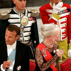 Le président de la République française Emmanuel Macron, la reine Margrethe II de Danemark, la Première Dame Brigitte Macron (Trogneux) et le prince Frederik de Danemark - Dîner d'Etat donné au château de Christiansborg en l'honneur de la visite du président de la République française et sa femme la Première Dame à Copenhague, Danemark, le 28 août 2018. © Dominique Jacovides/Bestimage