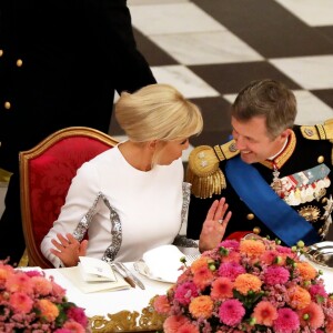 La Première Dame Brigitte Macron (Trogneux) et le prince Frederik de Danemark - Dîner d'Etat donné au château de Christiansborg en l'honneur de la visite du président de la République française et sa femme la Première Dame à Copenhague, Danemark, le 28 août 2018. © Dominique Jacovides/Bestimage