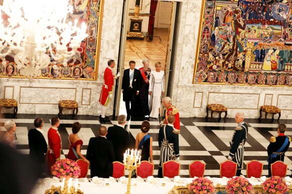 La reine Margrethe II de Danemark, le président de la République française Emmanuel Macron et sa femme la Première Dame Brigitte Macron (Trogneux) - Arrivées au dîner d'Etat donné au château de Christiansborg en l'honneur de la visite du président de la République française et sa femme la Première Dame à Copenhague, Danemark, le 29 août 2018. © Dominique Jacovides/Bestimage