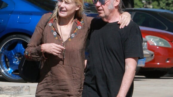 Neil Young : Le chanteur de 72 ans a épousé l'actrice Daryl Hannah, 57 ans