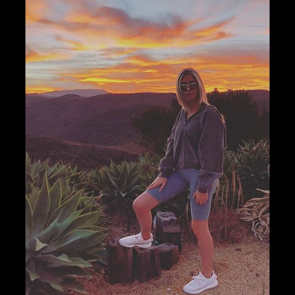 Sophia Hutchins, toute de YEEZY vêtue. Août 2018.