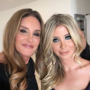 Caitlyn Jenner et sa compagne Sophia Hutchins. Juillet 2018.