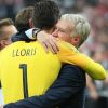 Hugo Lloris et Didier Deschamps - Finale de la Coupe du Monde de Football 2018 en Russie à Moscou, opposant la France à la Croatie (4-2) le 15 juillet 2018 © Cyril Moreau/Bestimage