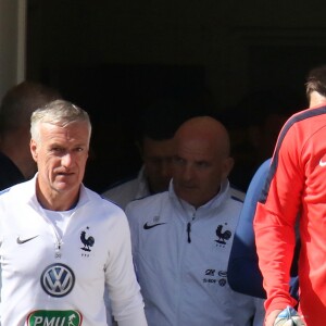 Didier Deschamps et Hugo Lloris - Didier Deschamps et les joueurs de l'équipe de France de football s'entraînent au stade de Biarritz durant leur stage au pays Basque à Biarritz le 19 mai 2016. © Patrick Bernard-Christophe De Prada / Bestimage