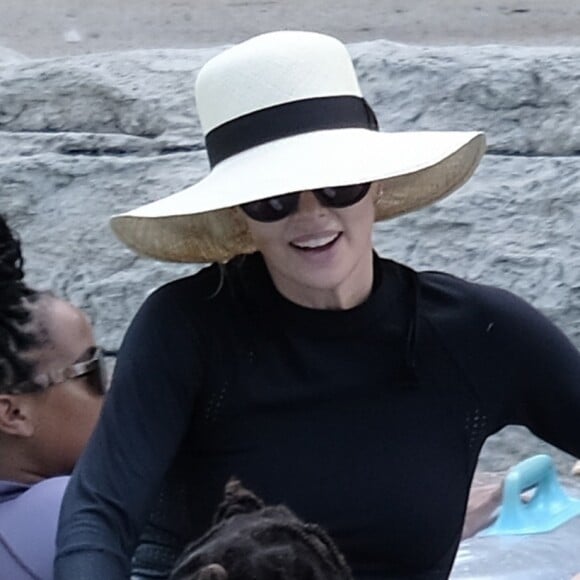 Exclusif - Charlize Theron passe des vacances avec ses enfants et sa mère au fabuleux Atlantis Bahamas Resort aux Bahamas, le 14 août 2018