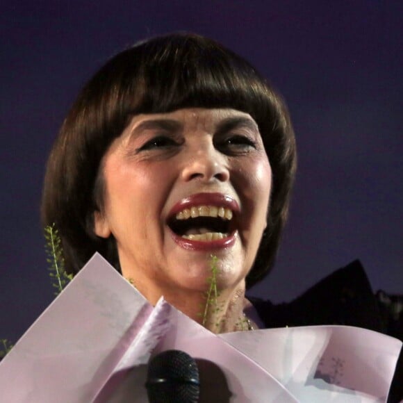 Mireille Mathieu lors de la clôture de la 11ème édition du Festival de musique militaire Spasskaya Bashnya sur la Place Rouge à Moscou, Russie, le 2 septembre 2018.