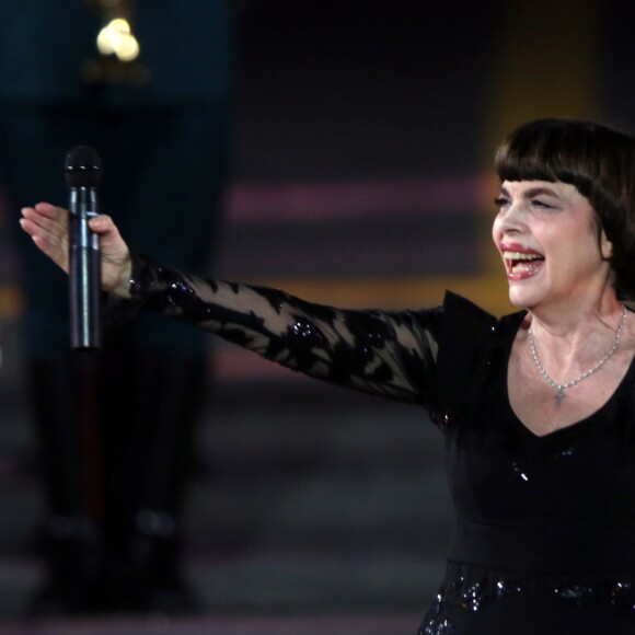 Mireille Mathieu lors de la clôture de la 11ème édition du Festival de musique militaire Spasskaya Bashnya sur la Place Rouge à Moscou, Russie, le 2 septembre 2018.