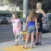Exclusif - Tori Spelling est allée faire du shopping avec ses filles Hattie et Stella à Los Angeles.  Le 2 septembre 2018