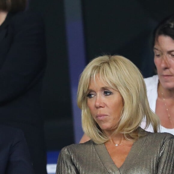 Le président de la République Emmanuel Macron, sa femme la Première Dame Brigitte Macron (Trogneux) et Roxana Maracineanu, ministère des Sports dans les tribunes lors de la Ligue des nations opposant la France aux Pays-Bas, au Stade de France, à Saint-Denis, le 9 septembre 2018. La France a gagné 2-1. © Cyril Moreau/Bestimage