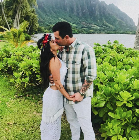 Janel Parrish et Chris Long se sont mariés à Hawaï le 8 septembre 2018