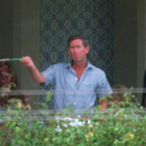 Le prince Charles lors de vacances chez Oliver Hoare et la baronne de Waldner en septembre 1995 au Barroux dans le Vaucluse.