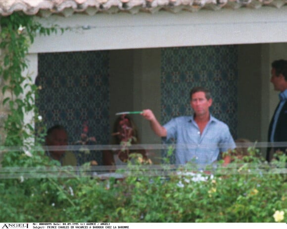Le prince Charles lors de vacances chez Oliver Hoare et la baronne de Waldner en septembre 1995 au Barroux dans le Vaucluse.
