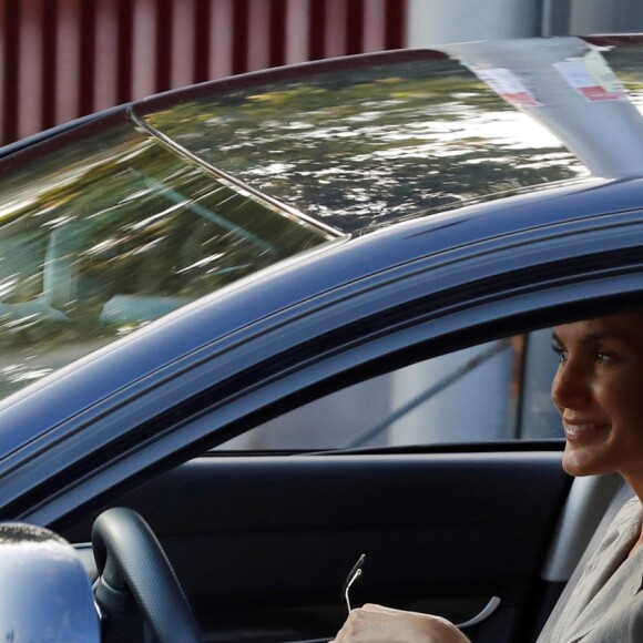 Le roi Felipe VI et la reine Letizia d'Espagne ont accompagné le 11 septembre 2018 leurs filles la princesse Leonor des Asturies et l'infante Sofia pour leur rentrée des classes à l'école Santa Maria de Los Rosales.