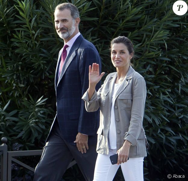 Le roi Felipe VI et la reine Letizia d'Espagne ont accompagné le 11 septembre 2018 leurs filles la princesse Leonor des Asturies et l'infante Sofia pour leur rentrée des classes à l'école Santa Maria de Los Rosales.