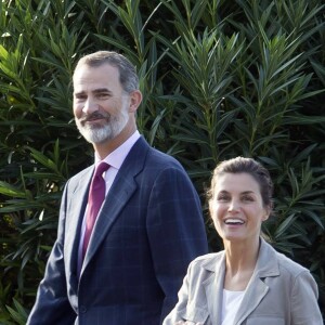 Le roi Felipe VI et la reine Letizia d'Espagne ont accompagné le 11 septembre 2018 leurs filles la princesse Leonor des Asturies et l'infante Sofia pour leur rentrée des classes à l'école Santa Maria de Los Rosales.