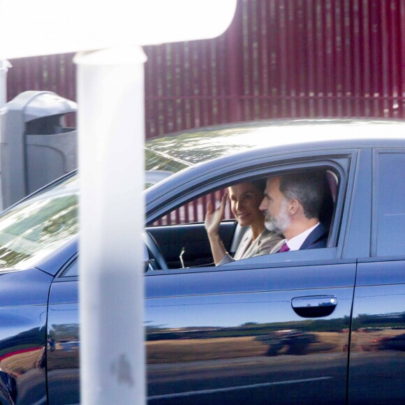Le roi Felipe VI et la reine Letizia d'Espagne ont accompagné le 11 septembre 2018 leurs filles la princesse Leonor des Asturies et l'infante Sofia pour leur rentrée des classes à l'école Santa Maria de Los Rosales.