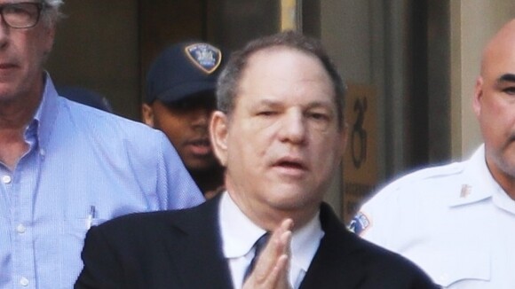 Harvey Weinstein : Filmé en train de caresser une femme qui l'accuse de viol