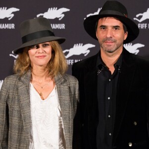 Vanessa Paradis et son compagnon Samuel Benchetrit au photocall du film "Chien" au 32ème festival international du film francophone de Namur le 5 octobre 2017.