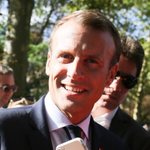 Le président de la République française Emmanuel Macron et sa femme la Première Dame Brigitte Macron (Trogneux) - Le président de la République française et sa femme la Première Dame lors des portes ouvertes au palais de l'Elysee à l'occasion des Journées Européennes du Patrimoine à Paris, France, le 15 septembre 2018. © Hamilton/Pool/Bestimage