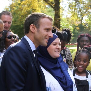 Le président de la République française Emmanuel Macron et sa femme la Première Dame Brigitte Macron (Trogneux) - Le président de la République française et sa femme la Première Dame lors des portes ouvertes au palais de l'Elysee à l'occasion des Journées Européennes du Patrimoine à Paris, France, le 15 septembre 2018. © Hamilton/Pool/Bestimage