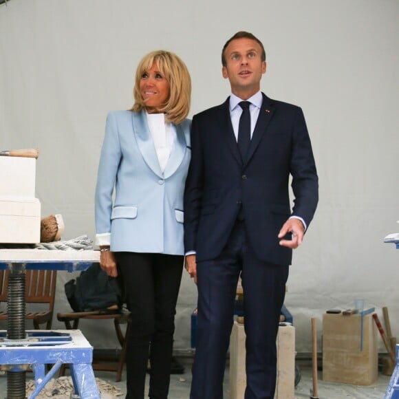 Le président de la République française Emmanuel Macron et sa femme la Première Dame Brigitte Macron (Trogneux) - Le président de la République française et sa femme la Première Dame lors des portes ouvertes au palais de l'Elysee à l'occasion des Journées Européennes du Patrimoine à Paris, France, le 15 septembre 2018. © Hamilton/Pool/Bestimage