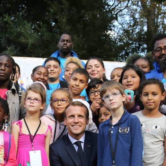 Le président de la République française Emmanuel Macron et sa femme la Première Dame Brigitte Macron (Trogneux) - Le président de la République française et sa femme la Première Dame lors des portes ouvertes au palais de l'Elysee à l'occasion des Journées Européennes du Patrimoine à Paris, France, le 15 septembre 2018. © Hamilton/Pool/Bestimage