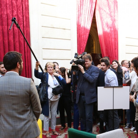 Le président de la République française Emmanuel Macron et sa femme la Première Dame Brigitte Macron (Trogneux) - Le président de la République française et sa femme la Première Dame lors des portes ouvertes au palais de l'Elysee à l'occasion des Journées Européennes du Patrimoine à Paris, France, le 15 septembre 2018. © Hamilton/Pool/Bestimage