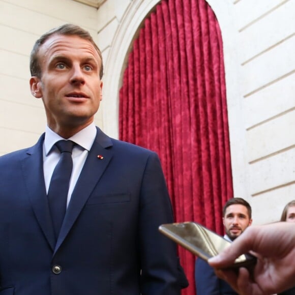 Le président de la République française Emmanuel Macron et sa femme la Première Dame Brigitte Macron (Trogneux) - Le président de la République française et sa femme la Première Dame lors des portes ouvertes au palais de l'Elysee à l'occasion des Journées Européennes du Patrimoine à Paris, France, le 15 septembre 2018. © Hamilton/Pool/Bestimage