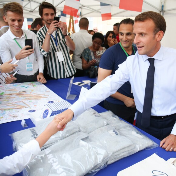 Le président de la République française Emmanuel Macron et sa femme la Première Dame Brigitte Macron (Trogneux) - Le président de la République française et sa femme la Première Dame lors des portes ouvertes au palais de l'Elysee à l'occasion des Journées Européennes du Patrimoine à Paris, France, le 15 septembre 2018. © Hamilton/Pool/Bestimage