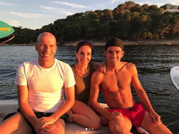 Zinédine, Véronique et Enzo Zidane en vacances en Espagne. Juillet 2018.
