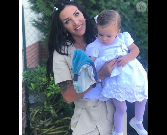 Julia Paredes avec sa fille Luna le jour de son baptême - Instagram, 9 septembre 2018