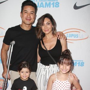Mario Lopez avec sa femme Courtney Laine Mazza et leurs enfants Dominic Lopez et Gia Francesca Lopez - Les célébrités posent lors du photocall de la soirée MBJAM18 à Hollywood le 28 juillet 2018.