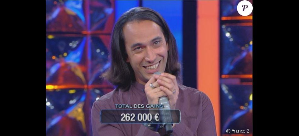 Hervé N'oubliez Pas Les Paroles Vie Privee Hervé dans N'oubliez pas les paroles sur France 2, en 2016 - Purepeople