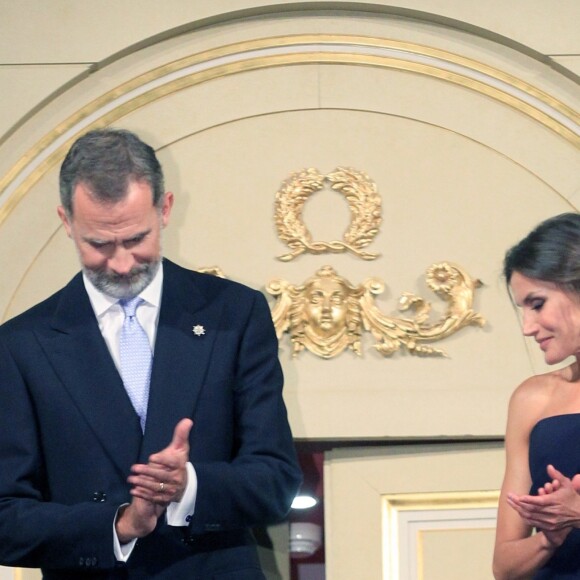 Le roi Felipe VI et la reine Letizia d'Espagne assistent à l'inauguration de la nouvelle saison du Théâtre Royal de Madrid, le 19 septembre 2018.