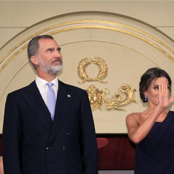 Le roi Felipe VI et la reine Letizia d'Espagne assistent à l'inauguration de la nouvelle saison du Théâtre Royal de Madrid, le 19 septembre 2018.