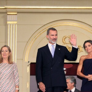 Le roi Felipe VI et la reine Letizia d'Espagne assistent à l'inauguration de la nouvelle saison du Théâtre Royal de Madrid, le 19 septembre 2018.