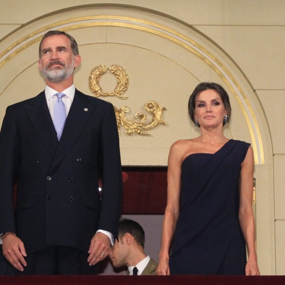 Le roi Felipe VI et la reine Letizia d'Espagne assistent à l'inauguration de la nouvelle saison du Théâtre Royal de Madrid, le 19 septembre 2018.