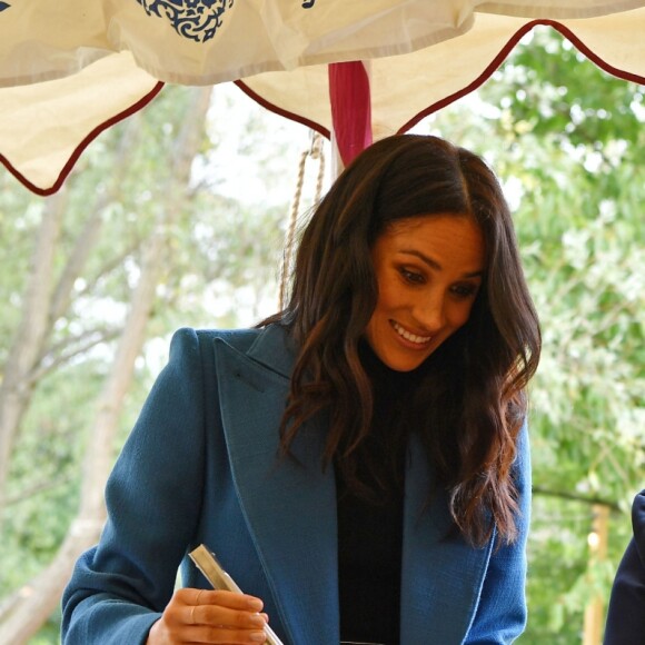 Meghan Markle, duchesse de Sussex, recevait le 20 septembre 2018 au palais de Kensington, en compagnie de son mari le prince Harry et de sa mère Doria Ragland, les femmes de la cuisine communautaire Hubb Community Kitchen pour un événement pour le lancement du livre de recettes "Together, our community cookbook" qu'elle a préfacé.