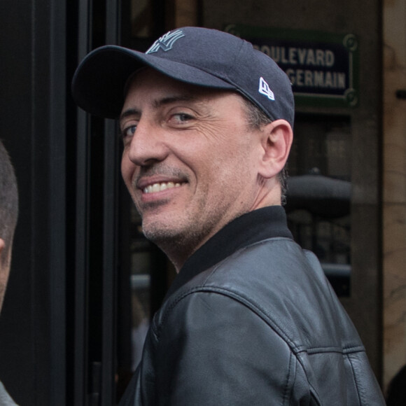 Semi Exclusif - Katy Perry arrive au Café de Flore à Paris et croise Gad Elmaleh le 30 mai 2018.