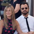  Jennifer Aniston et Justin Theroux lors de l'inauguration de l'étoile de leur ami Jason Bateman sur le Hollywood Walk of Fame à Los Angeles le 26 juillet 2017. 