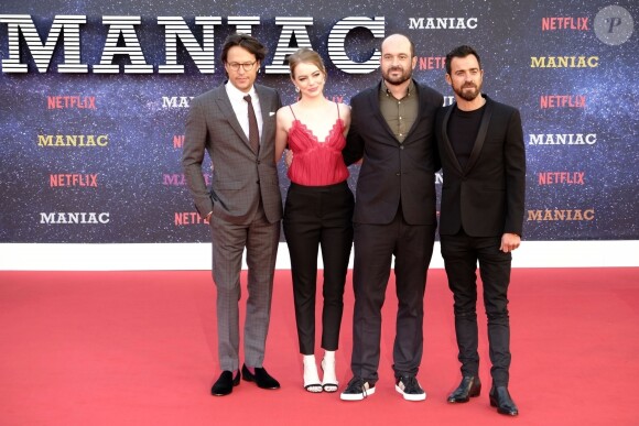 Cary Fukunaga, Emma Stone, Patrick Somerville, Justin Theroux à la première de la série Netflix "Maniac" au Southbank Centre à Londres, le 13 septembre 2018.