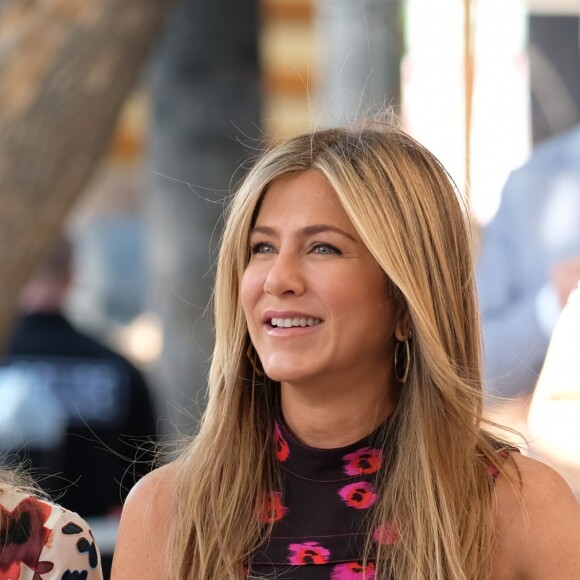 Jennifer Aniston et Justin Theroux lors de la cérémonie d'inauguration de l'étoile de leur ami Jason Bateman sur le Hollywood Walk of Fame à Los Angeles le 26 juillet 2017.