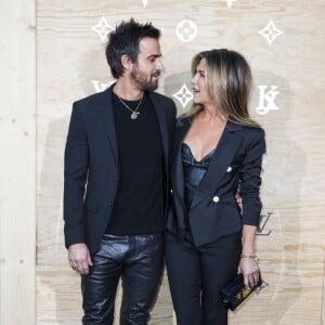 Jennifer Aniston et Justin Theroux au dîner de présentation de la nouvelle collection Vuitton "Masters, Les Grands Maîtres" en collaboration avec Jeff Koons au Louvre à Paris, le 11 avril 2017. © Olivier Borde/Bestimage