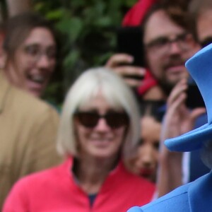 La reine Elizabeth II d'Angleterre débutant ses vacances annuelles à Balmoral, en Ecosse, le 6 août 2018.