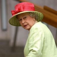 Elizabeth II : Sa dame d'honneur tombe dans les escaliers, la reine "choquée"