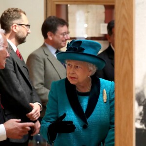 La reine Elizabeth II d'Angleterre inaugurant le pavillon des Jeux des Highlands à Braemar le 1er septembre 2018.